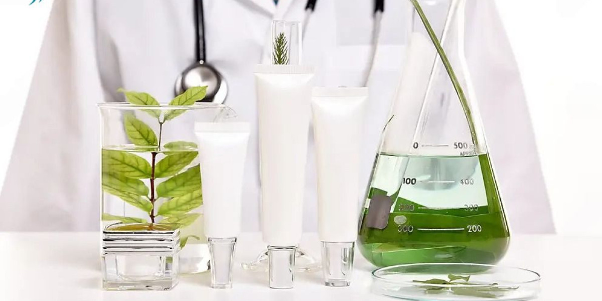 Natural vs. Chemical Skincare: Which Is Best for You?